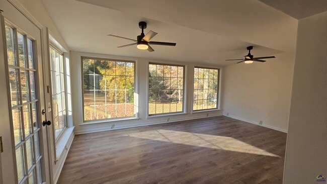 Building Photo - 101 Vivian Dr