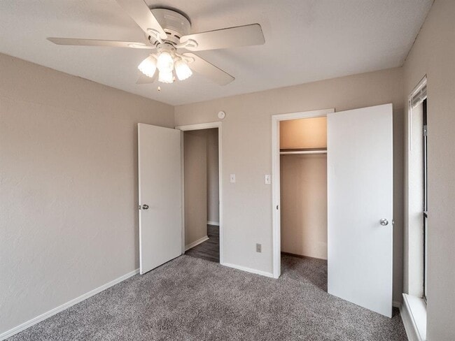 Building Photo - 3201 Creekwood Ct
