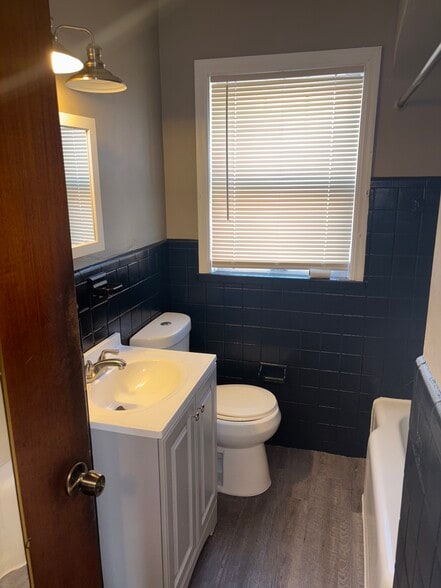 Building Photo - 1534 Orchid Ave