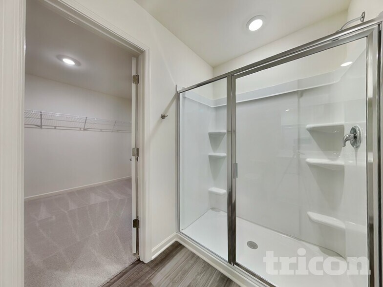 Building Photo - 179 Long Dr