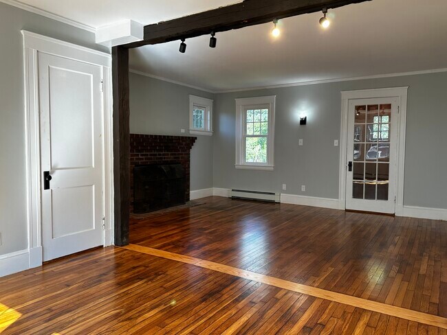 Building Photo - 96 Adams St