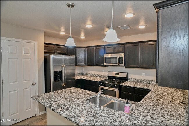 Building Photo - 14176 Charles Pollock Ave