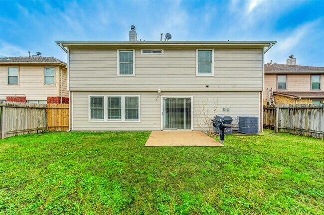 Building Photo - 9611 Lasbury Dr