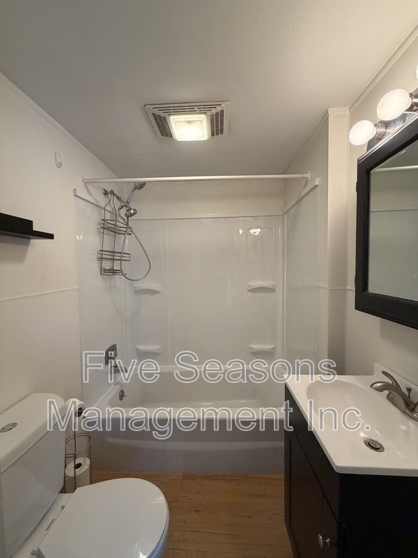 Building Photo - 500 St Paul St