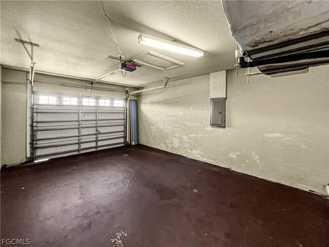 Building Photo - 1909 SW Santa Barbara Pl