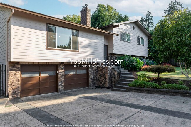 Building Photo - Stylish Updated Four Bedroom Home in Beaverton!