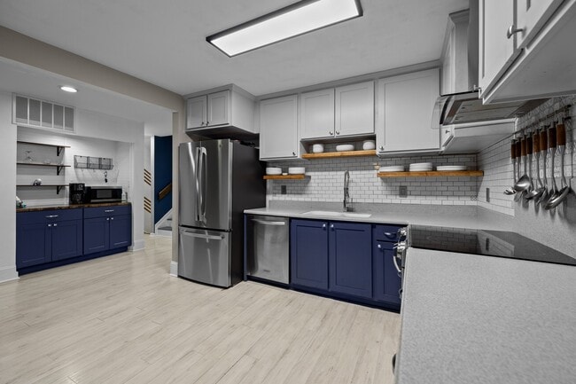 Building Photo - 222 Riverview Terrace