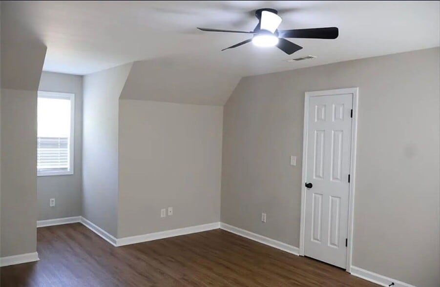 Building Photo - 120 Gentle Doe Dr