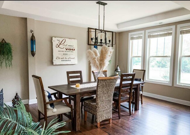 Building Photo - 1041 Blue Larkspur Ave