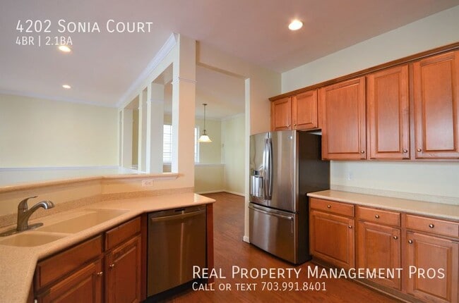 Building Photo - 4202 Sonia Ct