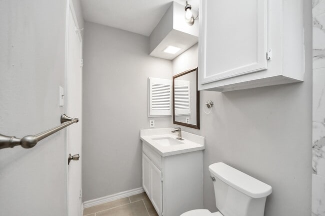 Building Photo - 15135 Chipman Ln.