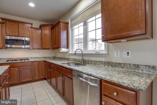 Building Photo - 7536 San Diego Ct
