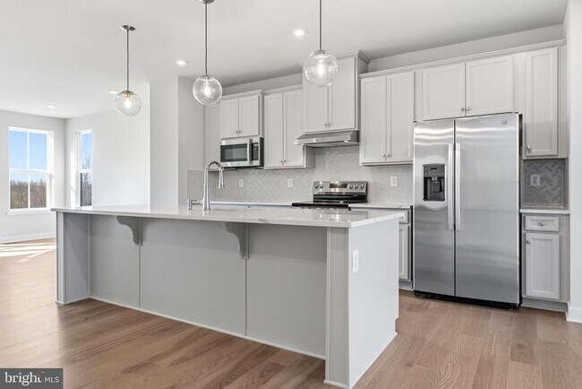 Building Photo - 9399 Edenderry Dr