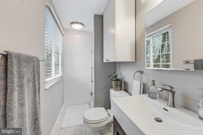 Building Photo - 12918 Framingham Ct