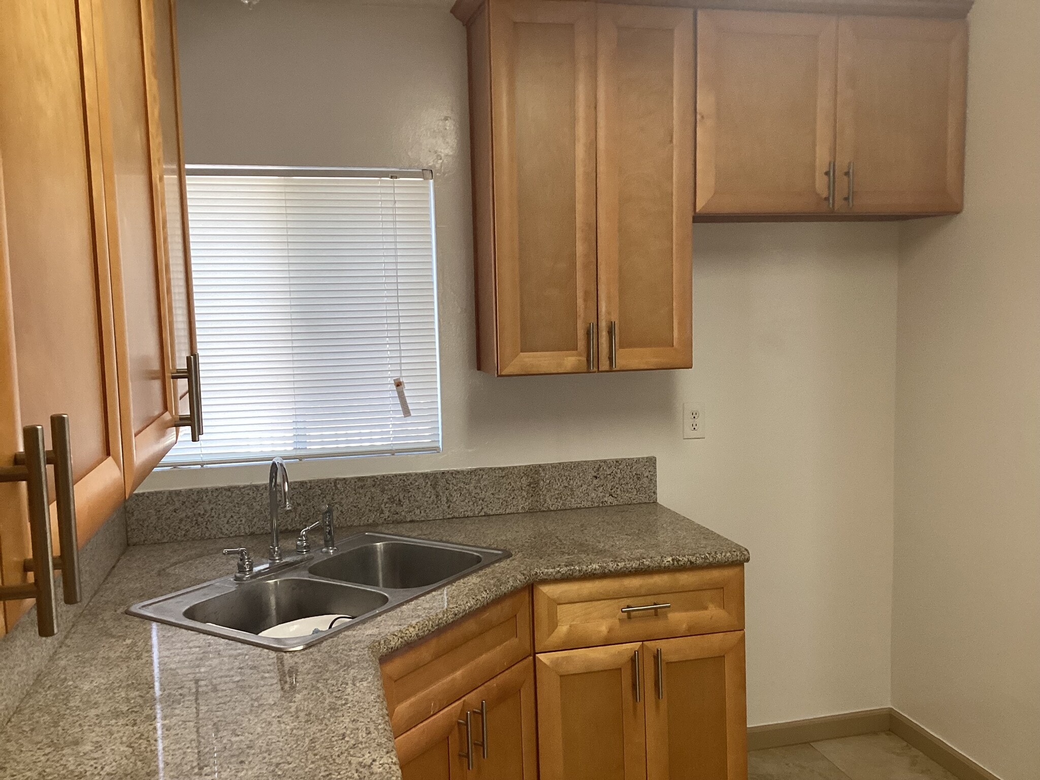 Building Photo - 138 N Vecino Dr