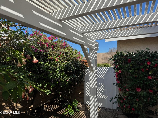 Building Photo - 846 Lindawood St