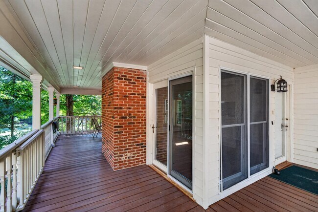 Building Photo - 1050 Cupp Ln