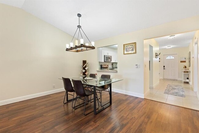 Building Photo - 6734 Bridlewood Ct