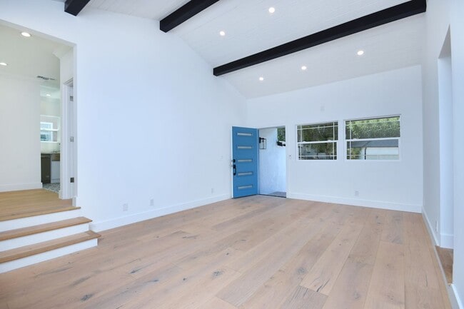 Building Photo - 11657 Sunshine Terrace