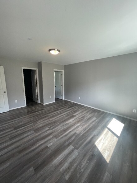 Building Photo - 501 Hooper Rd