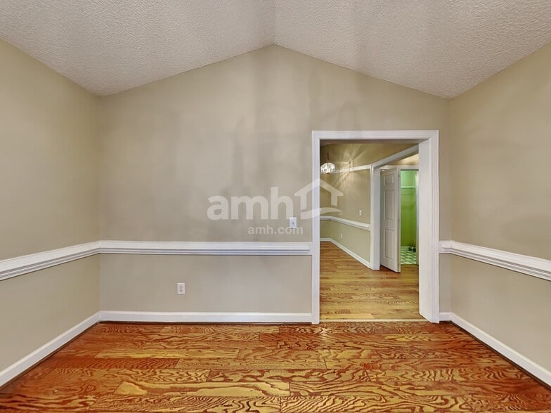 Building Photo - 1206 Saura Ct