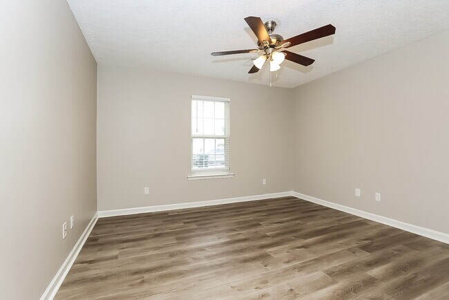 Building Photo - 2044 Horncastle Dr