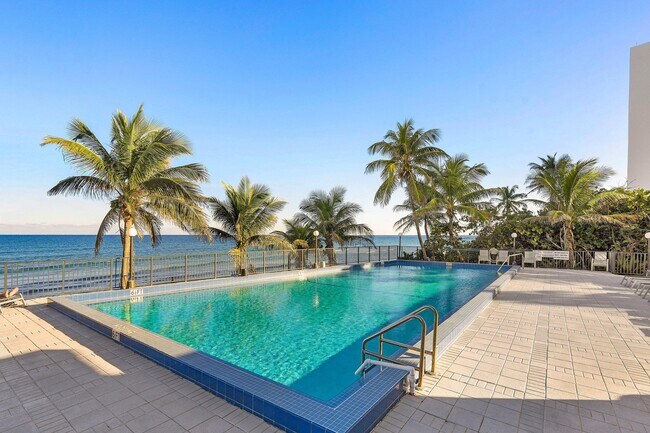 Building Photo - 2066 N Ocean Blvd