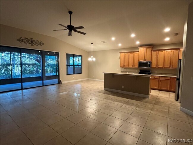 Building Photo - 1569 W Caroline Path