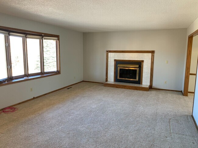 Building Photo - ~ FALL FEELS (And DEALS!) ~  Elegant 4-Bed...