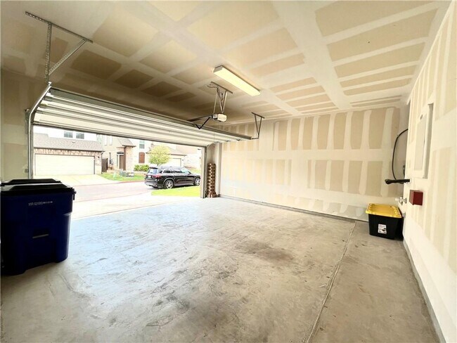 Building Photo - 3240 E Whitestone Blvd