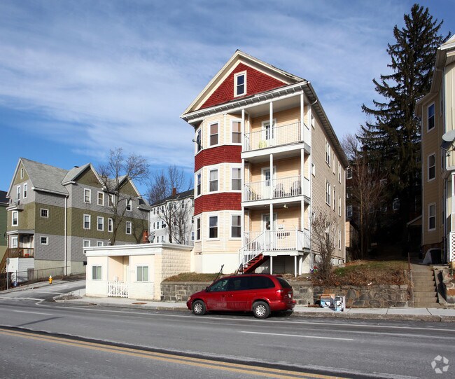 Primary Photo - 199 Belmont St