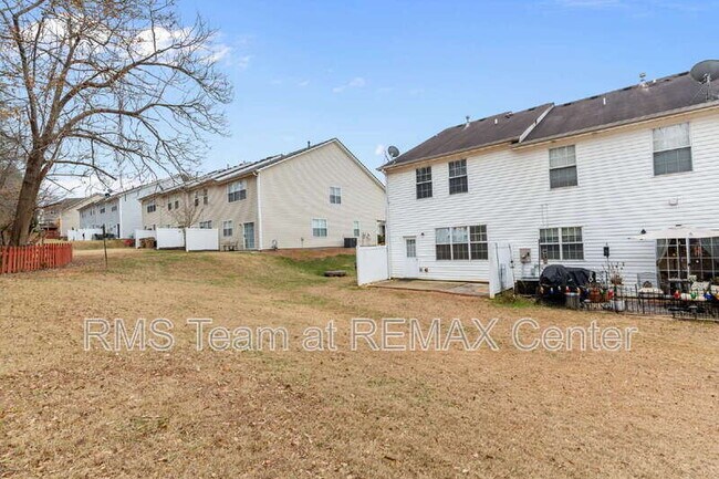 Building Photo - 4932 Vireo Dr