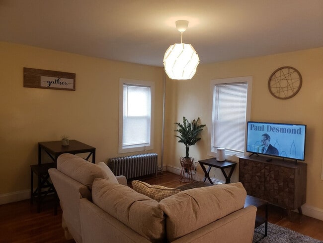 Building Photo - 59 Dartmouth Ave