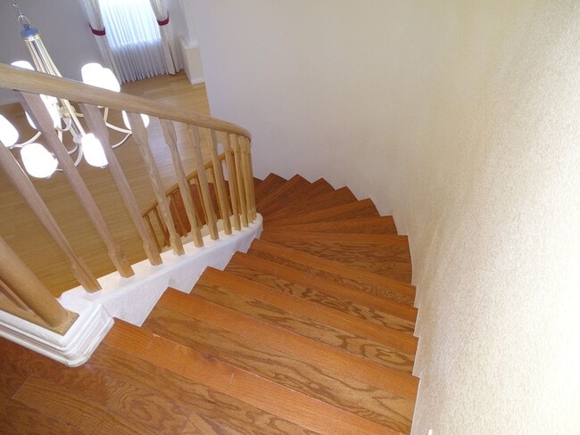 Building Photo - 5 BED Summerlin home w/ 1ST FLOOR BED AND 3/4 BATH