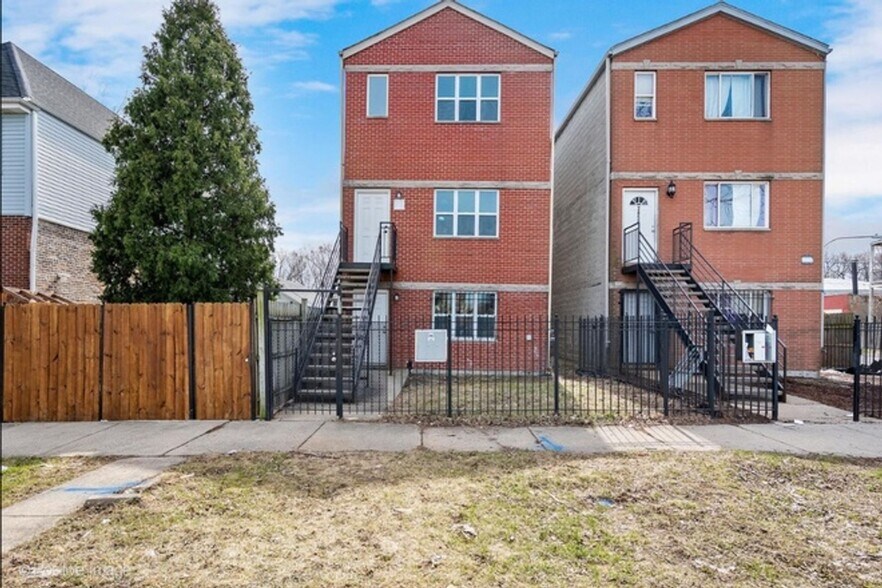 Building Photo - 2855 W Arthington St