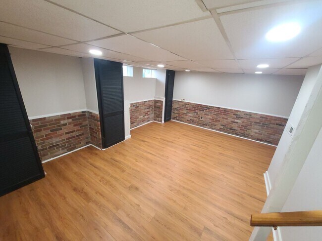 Building Photo - 303 Wisewell Ct