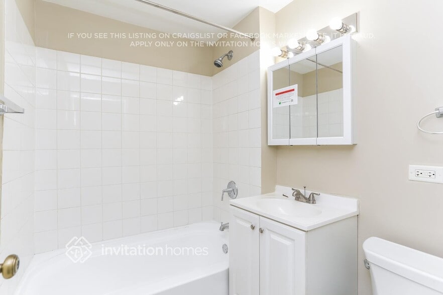 Building Photo - 835 Marengo Ave