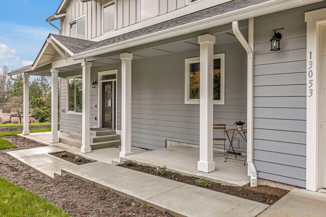 Building Photo - Award winning school district! 4 bedroom with RV and boat parking!