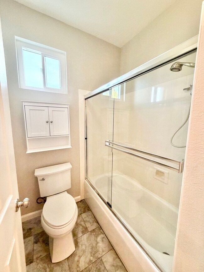 Building Photo - Spacious 5-Bedroom Rocklin Home with Private Backyard Oasis