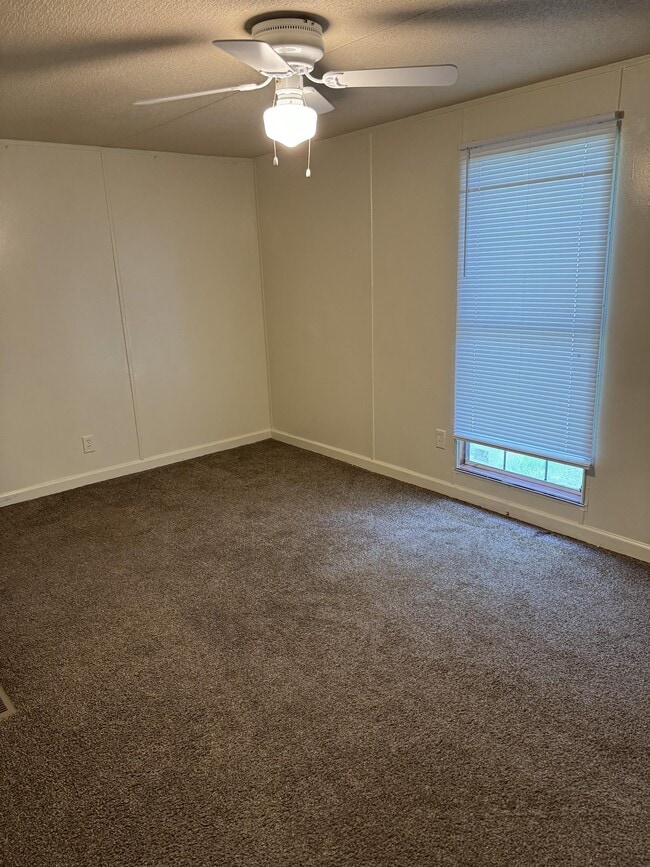 Building Photo - 5900 Ard S Loop