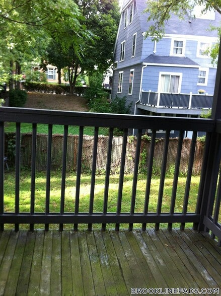 Building Photo - 79 Brook St