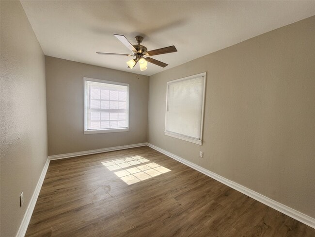 Building Photo - 138 W Marion St