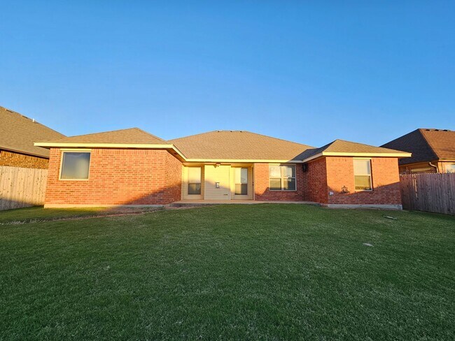 Building Photo - (4) Bed/(2) Bath in Winfield Addition OKC!