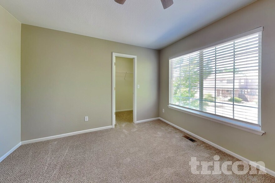 Building Photo - 4836 Ireland Ct