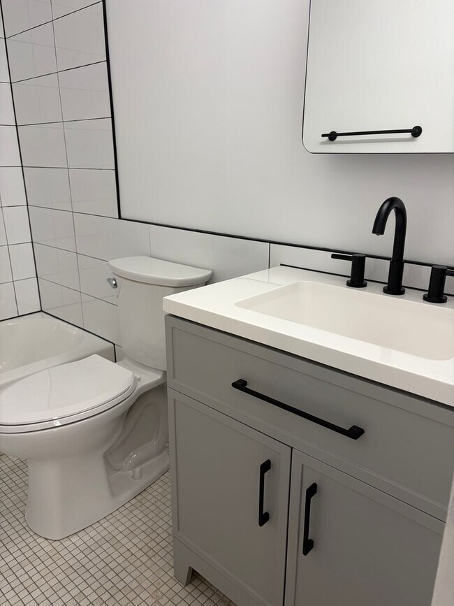 Building Photo - Welcome to Urban Elegance in the Heart of Historic Old City, Philadelphia.