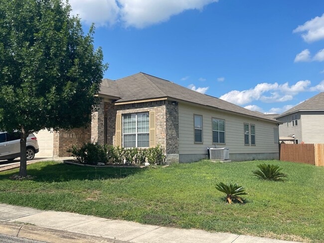Building Photo - Spacious 3-Bedroom, 2-Bath Single-Story Home in Woodbridge Estates