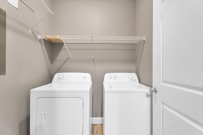 Building Photo - 2 bedroom, 2 bathroom condo!