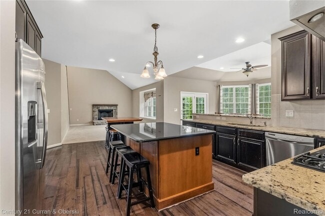 Building Photo - 50738 Calvert Isle Dr