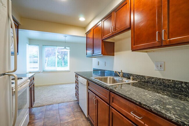 Building Photo - 1317 6th Ave N Apartments - 2 bedrooms