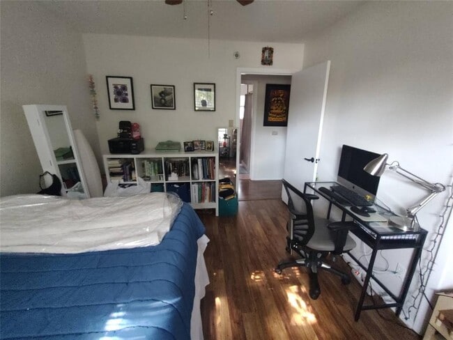 Building Photo - 1616 Glencrest Dr